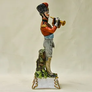 Коллекционная Фарфоровая статуэтка «Солдат. Гусар - горнист» из серии «Армия Наполеона», Capodimonte Италия.