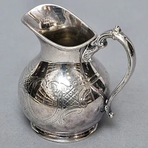 Металлический Кувшинчик - Молочник. Silverplate, Лондон Англия 50-гг.