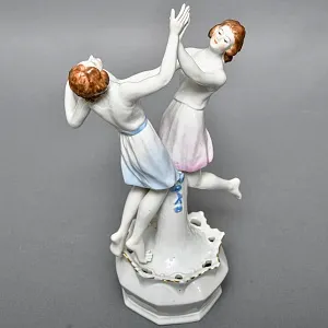 Антикварная Фарфоровая статуэтка Арт Деко «Танцующие девушки», VOLKSTEDT Германия, 30- гг.