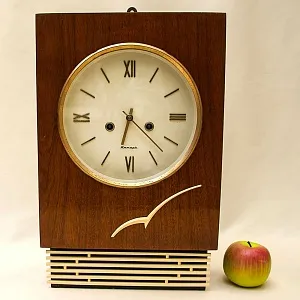 Винтажные Настенные Механические Часы с боем «Янтарь», СССР - 1965г.