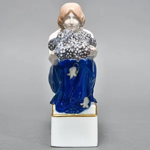 Антикварная Фарфоровая статуэтка «Девушка с виноградом», ROSENTHAL Германия, 1923 - 1933 годы. 