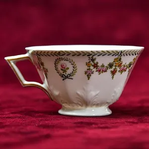 Редкая!!! Коллекционная Кофейная пара «Цветочный орнамент», фарфор Nymphenburg, Германия.