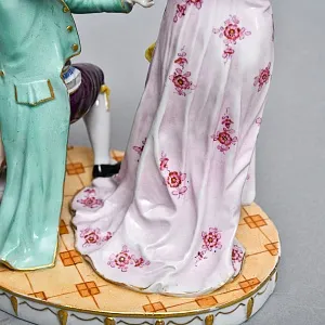 Антикварная статуэтка «Дама с кавалером. Приглашение на танец», Фарфор Muller & Co, Германия, 1907 - 1949 гг. 