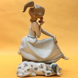 Фарфоровая Статуэтка «Телефонный Разговор» Lladro, Daisa, Испания - 1987 год.