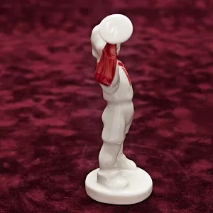 Коллекционная Фарфоровая Статуэтка «Пионер - Горнист», Россия.