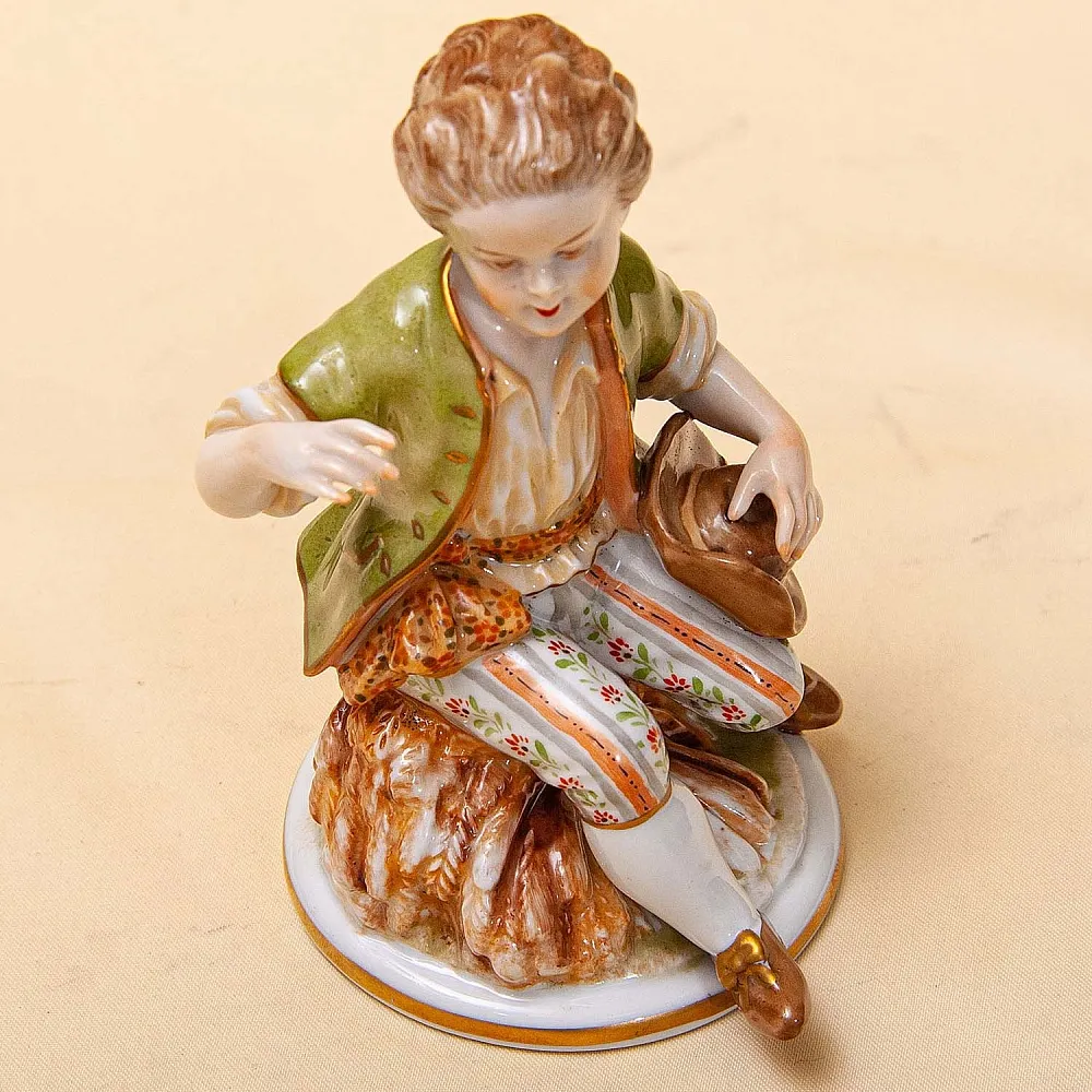 Редкая! Коллекционная фарфоровая статуэтка «МАЛЬЧИК СО ШЛЯПОЙ», Unterweissbach Германия.