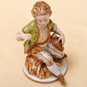 Редкая! Коллекционная фарфоровая статуэтка «МАЛЬЧИК СО ШЛЯПОЙ», Unterweissbach Германия.