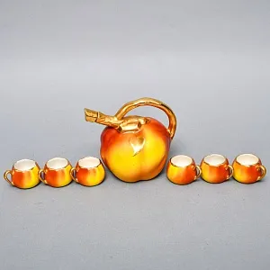 Фарфоровый Ликерный набор «ЯБЛОЧКИ» - 7 предметов, Франция, середина ХХ века. 