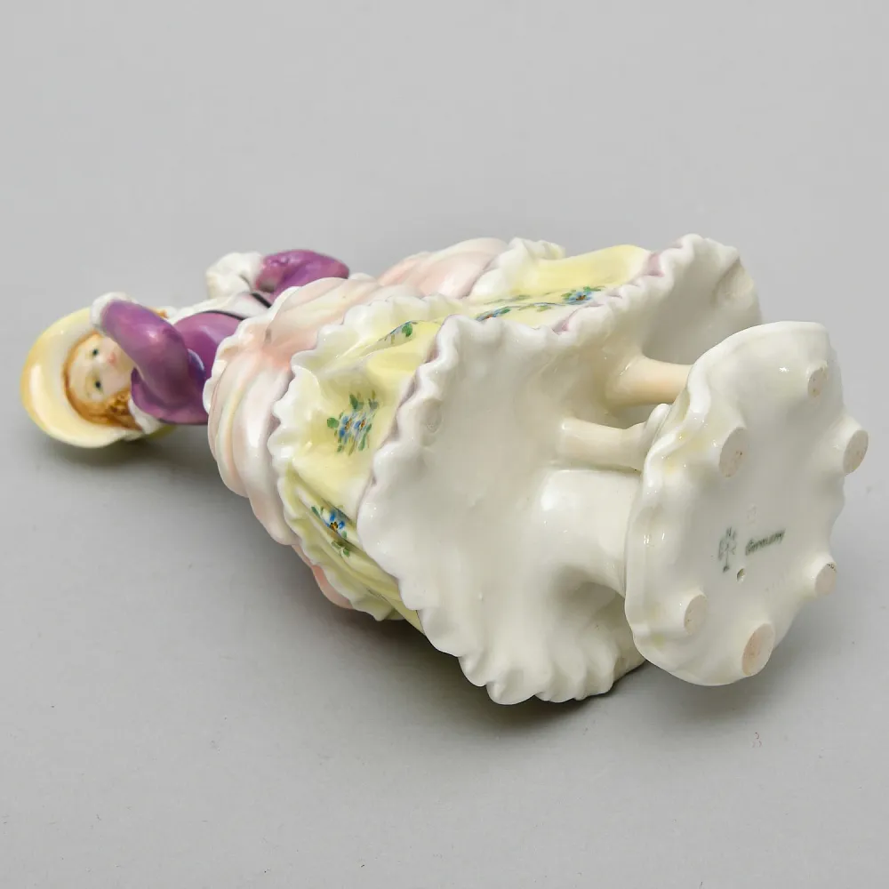 Редкость! Винтажная Фарфоровая Статуэтка «Девушка в шляпке», Karl Ens Германия, первая половина ХХ в.