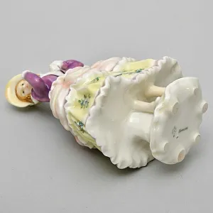 Редкость! Винтажная Фарфоровая Статуэтка «Девушка в шляпке», Karl Ens Германия, первая половина ХХ в.