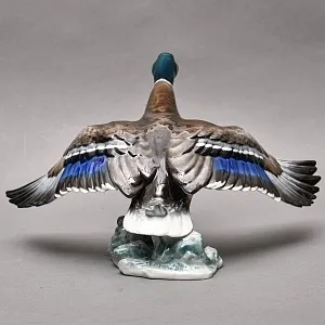 Птица - Фарфоровая Статуэтка «ВЗЛЕТАЮЩИЙ СЕЛЕЗЕНЬ», ROSENTHAL Германия, середина ХХ века.