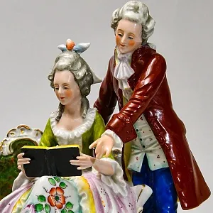 Антикварная Статуэтка «Любовный роман», фарфор Carl Scheidig, Германия начало ХХ века.