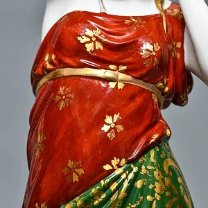 Антикварная Фарфоровая статуэтка «Девушка с кувшином», Nymphenburg Германия, начало ХХ века.