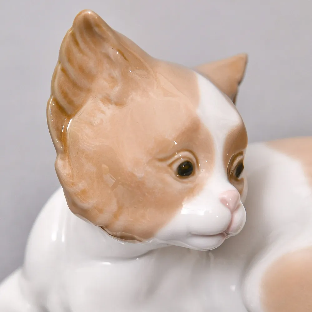 Коллекционная Фарфоровая статуэтка «Кошка - Удивленный котенок», Lladro Испания.
