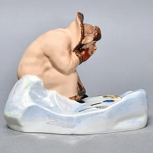 Авторская Коллекционная Фарфоровая Статуэтка «Рыбак на зимней рыбалке», Россия.