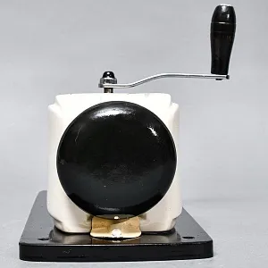 Редкая! Винтажная Настенная Ручная Механическая Кофемолка PeDe, Голландия.