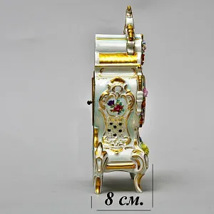 Каминные Кварцевые Часы в стиле Рококо, Фарфор SANDIZELL, Германия 80-е годы ХХ века.