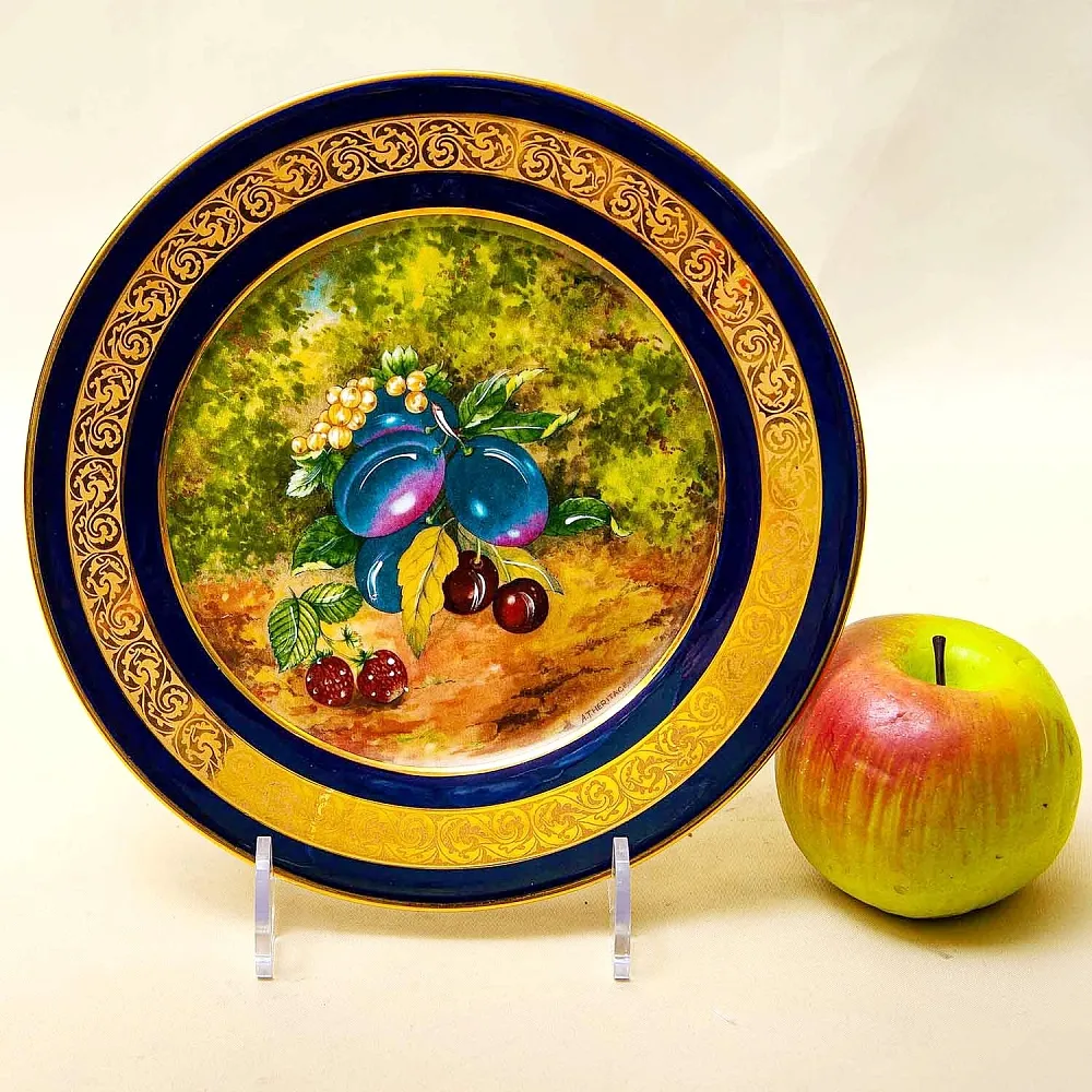 Коллекционная Тарелка «Ягодный Летний Букет» Фарфор, Лимож (Limoges) Франция, середина ХХ века.