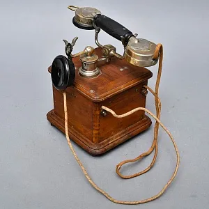 Антикварный Настольный Телефонный аппарат - Телефон «La Telephone - Phono Prive», Франция -1915 год.