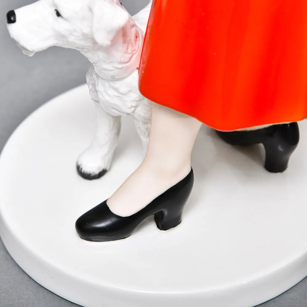 Большая Коллекционная Фарфоровая статуэтка «Сеньора Сант Анжело», GOEBEL Германия. 