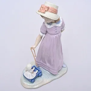Коллекционная Фарфоровая статуэтка «Девочка с куклой», Lladro Испания, 1978 год.