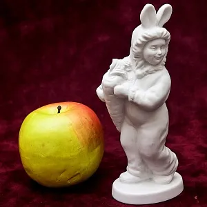 Коллекционная Авторская Статуэтка «Моя Зайка» из серии «Детский Утренник», фарфор ИФЗ, Россия.