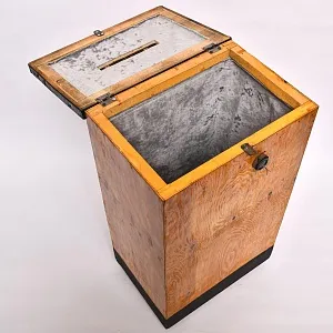 Большой Деревянный Почтовый Ящик - «Почта СССР» образца 60 - 70-х годов ХХ века.