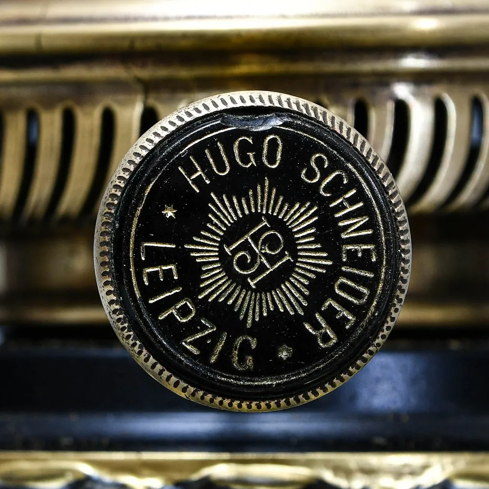 Антикварная Настольная Керосиновая Лампа Hugo Schneider, Leipzig, Германия -1924 год.