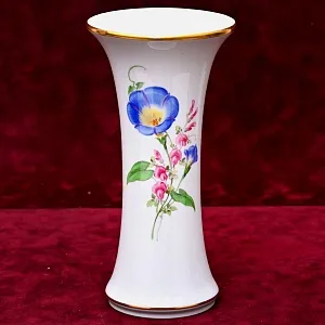Коллекционная Фарфоровая Ваза «КОЛОКОЛЬЧИК» , MEISSEN Германия, первая половина ХХ века.