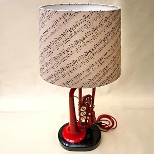 Дизайнерская Электрическая Настольная Лампа Светильник «Труба - Красный Корнет - 1966г».