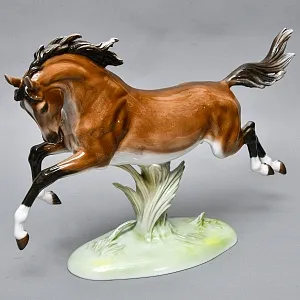 Большая Фарфоровая статуэтка «Бегущий конь. Арабский жеребец», ROSENTHAL Германия. 