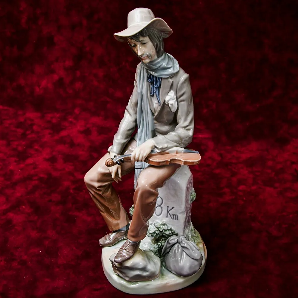 Редкость!!! Коллекционная Фарфоровая Статуэтка «Бродячий музыкант. Скрипач», Lladro Испания - 1974 год.