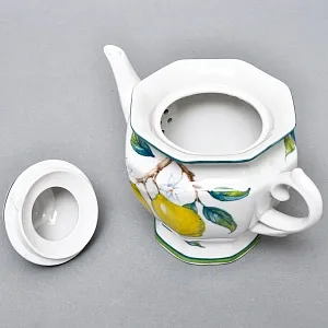 Авторский Чайный сервиз на 4 персоны «Лимоны», фарфор, ручная роспись, Гжель Россия -2000 г..