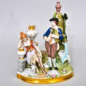 Коллекционная Фарфоровая статуэтка «Игра на волынке», SITZENDORF Германия.