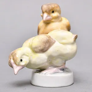 Коллекционная Фарфоровая статуэтка «Два Цыплёнка», Карл Энс / Karl Ens Германия, 30-е гг. ХХ века.