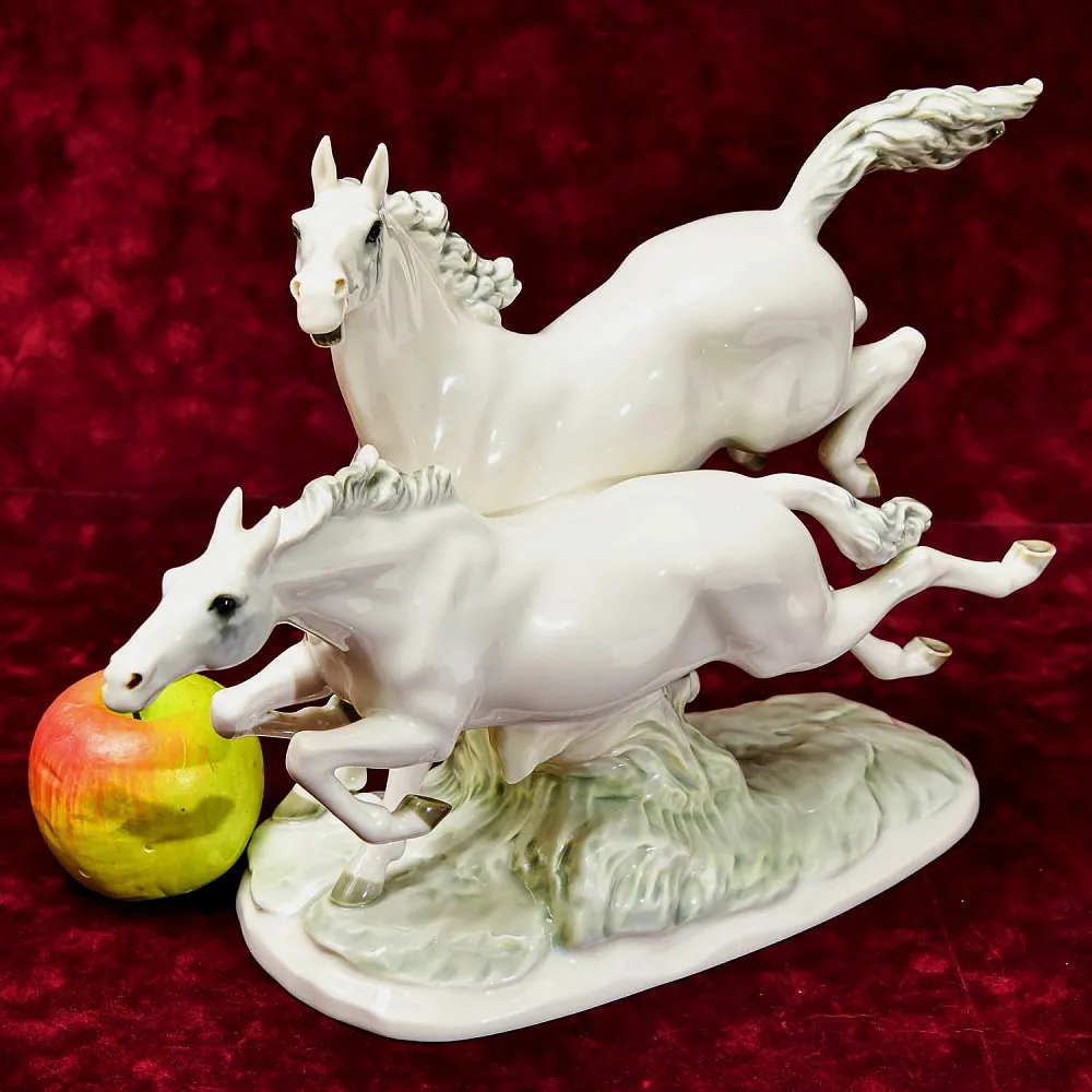 Коллекционная Фарфоровая Статуэтка «БЕГУЩИЕ ЛОШАДИ», Hutschenreuther,  Германия, 1968-1970 гг.