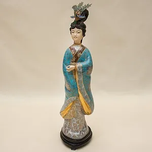 «Девушка в Кимоно» - Статуэтка в технике «Клуазоне» Китай 50 -е годы ХХ века Н - 37 см.
