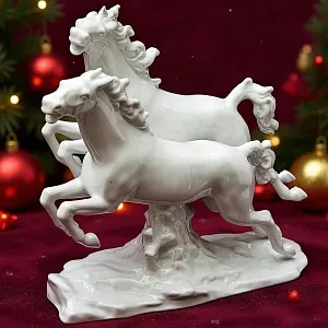 Редкая! Фарфоровая статуэтка «БЕГУЩИЕ ЛОШАДИ» ВАЛЕНДОРФ - WALLENDORF Германия -1963 год.