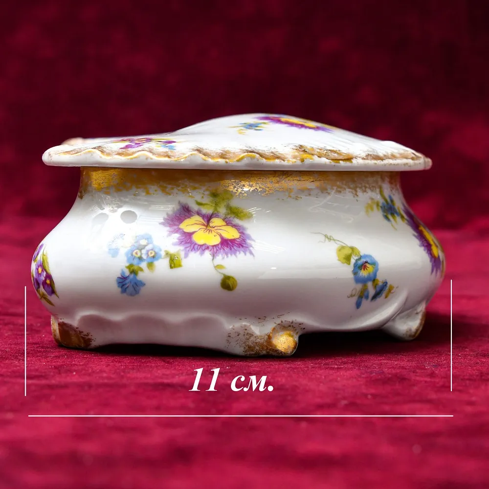 Антикварная Фарфоровая Шкатулка - Бонбоньерка «Летние мотивы». Франция начало ХX века.