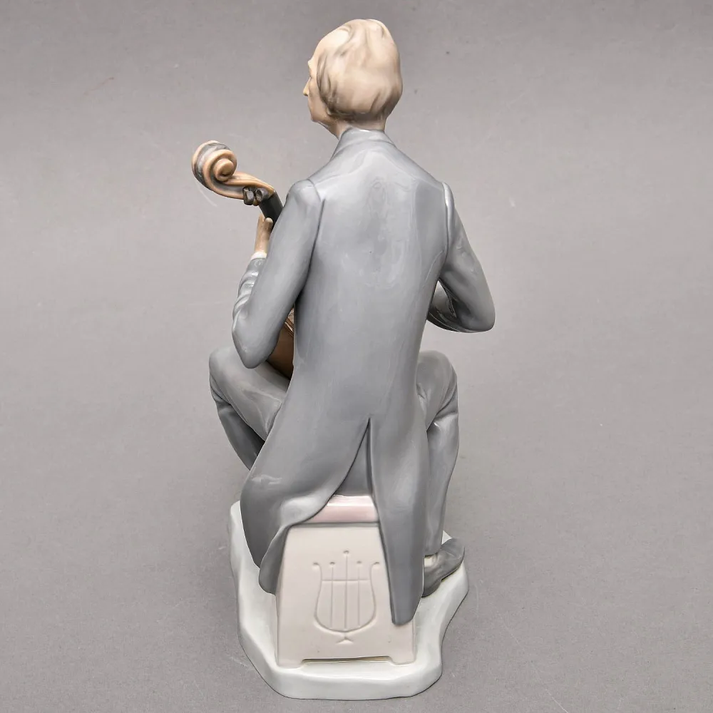 Коллекционная Фарфоровая статуэтка «Музыкант. ВИОЛОНЧЕЛИСТ», Lladro Испания 70-е годы.