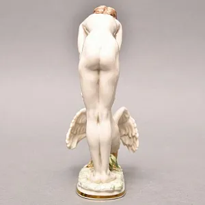 Коллекционная статуэтка «Девушка и Пеликан», Фарфор Hutschenreuther Германия, 1955 - 1968 годы.