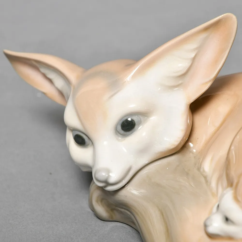 Коллекционная Фарфоровая статуэтка "Лиса - Фенек с лисенком", Lladro Испания, вторая половина ХХ века.