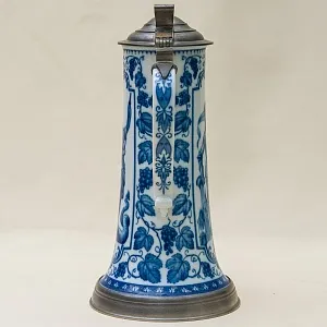 Оригинальный Фарфоровый Кувшин с крышкой «Легенда о Святом Георгии» -1 литр, KAISER Германия.