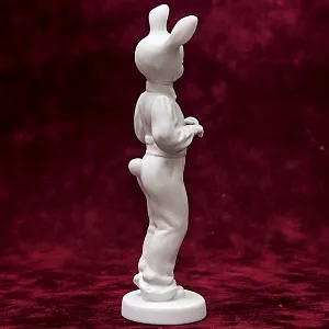 Коллекционная Авторская Статуэтка «Мой Зайчик» из серии «Детский Утренник», фарфор ИФЗ, Россия.