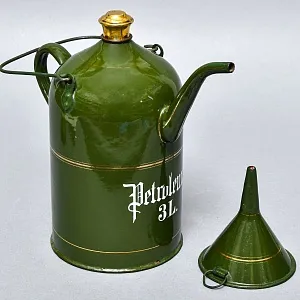 Антикварная Канистра для бензина с воронкой - Эмалированный Бидон на 3 литра, Германия начало ХХ века.