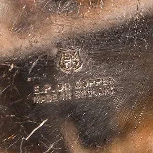 Канделябр - Подсвечник на Три Свечи, Н -29 см. Silverplate, Elkington's & Co. Англия, начало ХХ века.