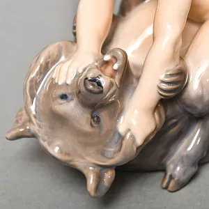 Коллекционная Фарфоровая статуэтка «Фавн с медведем», Royal Copenhagen Дания - 1968 год. 