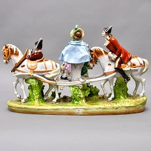 Большая Фарфоровая статуэтка «Дама в паланкине и Цветочница», Scheibe-Alsbach Германия, середина ХХ века.