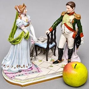 Коллекционная Фарфоровая статуэтка «Наполеон Бонапарт и Луиза Прусская» Scheibe-Alsbach Германия. 