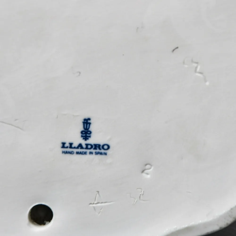 Парные Фарфоровые статуэтки - подставки для ювелирных украшений «Дама и кавалер», Lladro Испания. 